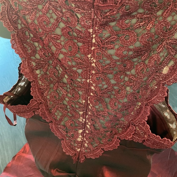 XSCAPE LACE RUCHING MERMAID GOWN - Picture 6 of 6